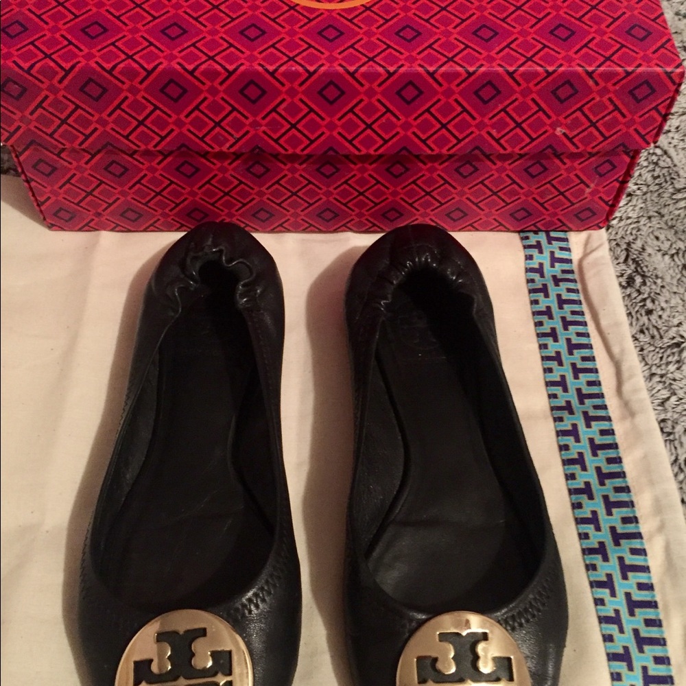Tory Burch Reva in black and gold